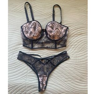 Victoria’s Secret bra set, bralette 32DD, panty S